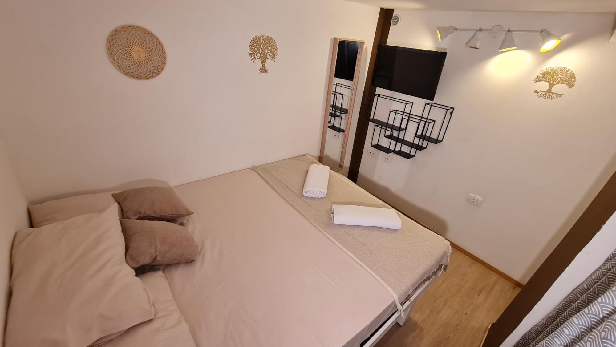Plutus Apartments And Rooms With Free Parking 코페르 외부 사진